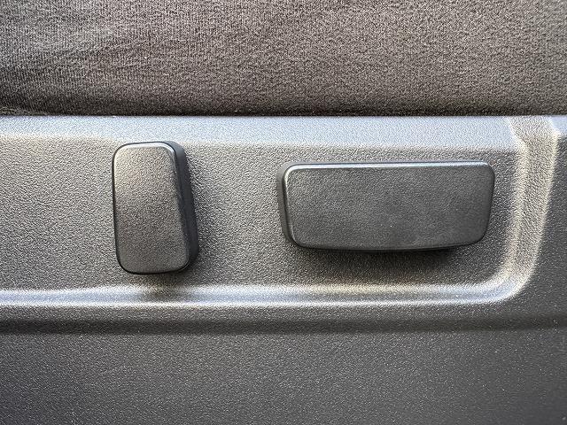 デリカＤ：５ Ｐ　衝突軽減Ｓ　１０．１型ナビＴＶ　電動サイドステップ　７人乗り　全周囲カメラ　両側電動スライド　レーダークルーズコントロール　ブラインドスポットモニター　１００Ｖ電源　シートヒーター　電動リアゲート（62枚目）