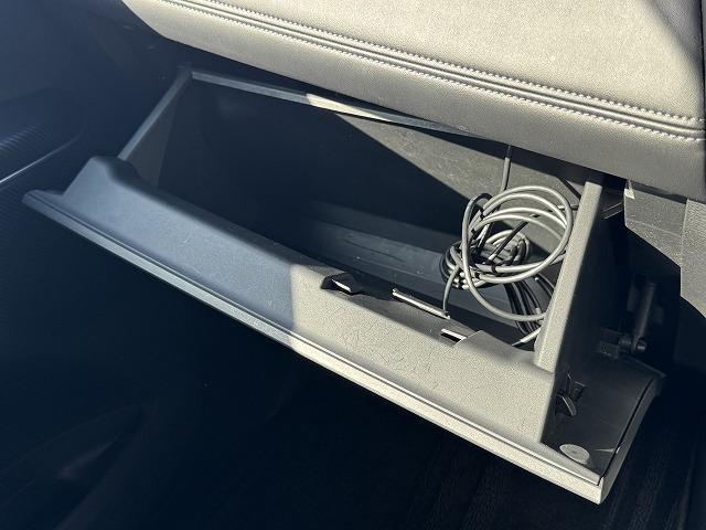 デリカＤ：５ Ｐ　衝突軽減Ｓ　１０．１型ナビＴＶ　電動サイドステップ　７人乗り　全周囲カメラ　両側電動スライド　レーダークルーズコントロール　ブラインドスポットモニター　１００Ｖ電源　シートヒーター　電動リアゲート（64枚目）