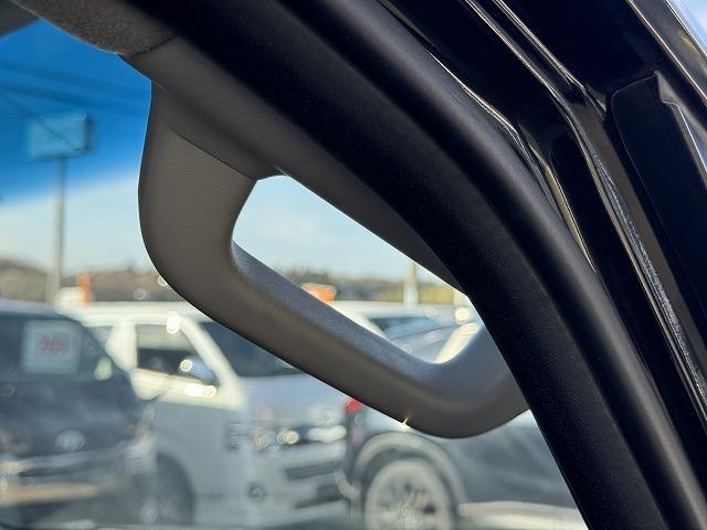 デリカＤ：５ Ｐ　衝突軽減Ｓ　１０．１型ナビＴＶ　電動サイドステップ　７人乗り　全周囲カメラ　両側電動スライド　レーダークルーズコントロール　ブラインドスポットモニター　１００Ｖ電源　シートヒーター　電動リアゲート（69枚目）