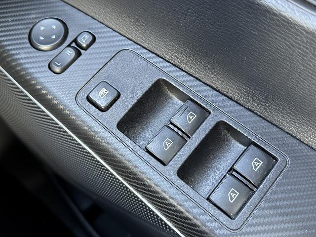 デリカＤ：５ Ｐ　衝突軽減Ｓ　１０．１型ナビＴＶ　電動サイドステップ　７人乗り　全周囲カメラ　両側電動スライド　レーダークルーズコントロール　ブラインドスポットモニター　１００Ｖ電源　シートヒーター　電動リアゲート（74枚目）