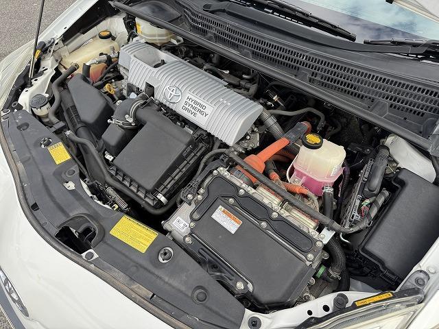 プリウス Ｓ　フリップダウンモニター　純正ＳＤナビＴＶ　ステアリングスイッチ　スマートキー　ＨＩＤヘッド　オートライト　バックカメラ　Ｂｌｕｅｔｏｏｔｈ接続　ＣＤ／ＤＶＤ再生　ＥＴＣ　純正１５インチアルミホイール（20枚目）