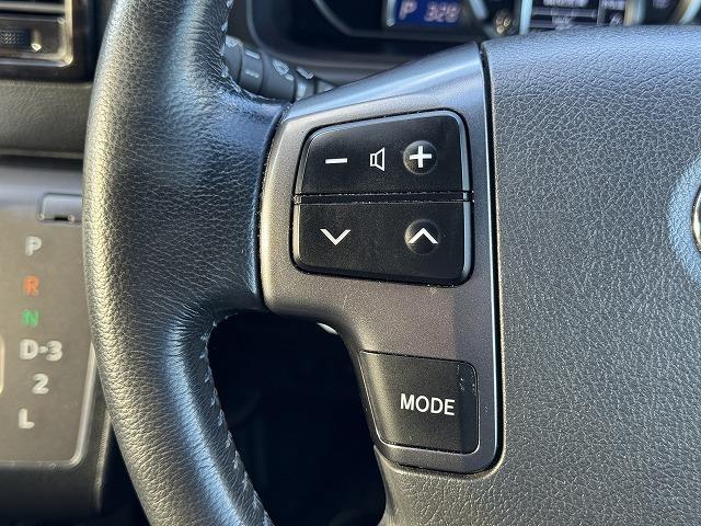 レジアスエースバン スーパーＧＬ　ダークプライム　両側電動スライドドア　ＡＣ１００Ｖ電源　ＬＥＤヘッド　ハーフレザーシート　スマートキー　プッシュスタート　社外テール　ステアリングスイッチ　Ｗエアバック　オートライト　革巻きウッドコンビステアリング（10枚目）