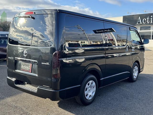 レジアスエースバン スーパーＧＬ　ダークプライム　両側電動スライドドア　ＡＣ１００Ｖ電源　ＬＥＤヘッド　ハーフレザーシート　スマートキー　プッシュスタート　社外テール　ステアリングスイッチ　Ｗエアバック　オートライト　革巻きウッドコンビステアリング（24枚目）