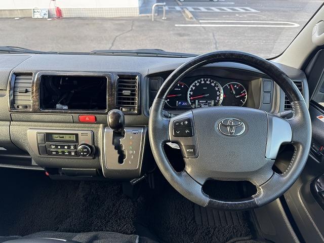 レジアスエースバン スーパーＧＬ　ダークプライム　両側電動スライドドア　ＡＣ１００Ｖ電源　ＬＥＤヘッド　ハーフレザーシート　スマートキー　プッシュスタート　社外テール　ステアリングスイッチ　Ｗエアバック　オートライト　革巻きウッドコンビステアリング（41枚目）