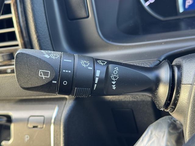 レジアスエースバン スーパーＧＬ　ダークプライム　両側電動スライドドア　ＡＣ１００Ｖ電源　ＬＥＤヘッド　ハーフレザーシート　スマートキー　プッシュスタート　社外テール　ステアリングスイッチ　Ｗエアバック　オートライト　革巻きウッドコンビステアリング（45枚目）