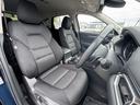 【運転席シート】は使用感も少なく、状態になっています。丁寧に使われていたことがよくわかりますね。後部座席も気になるようなキズ・汚れやへたり等、大きなダメージはなく、良好な状態です。