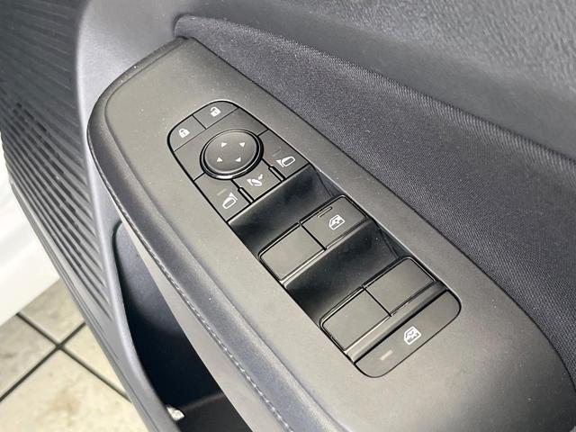 ノート Ｘ　禁煙車　ＳＤナビ　バックカメラ　ドラレコ　ＥＴＣ　Ｂｌｕｅｔｏｏｔｈ再生　スマートキー　エマージェンシーブレーキ　オートマチックハイビーム　ステアリングスイッチ　レーンキープアシスト（42枚目）