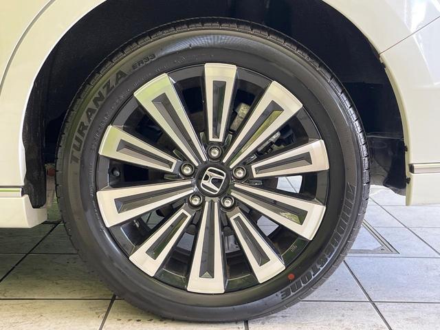 ステップワゴン ｅ：ＨＥＶスパーダ　プレミアムライン　禁煙車　純正９型ナビ　全周囲カメラ　衝突軽減　ＥＴＣ　Ｂｌｕｅｔｏｏｔｈ再生　両側電動スライドドア　パワーバックドア　ＢＳＭ　シートヒーター（前席中列）　オットマン　パドルシフト　シートバックテーブル（14枚目）