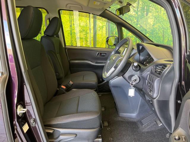 ノア Ｘ　禁煙車　純正ナビ　バックカメラ　両側パワスラ　スマートキー　ＬＥＤヘッドライト　ＥＴＣ　オートライト　オートエアコン　Ｂｌｕｅｔｏｏｔｈ　ＣＤ（8枚目）