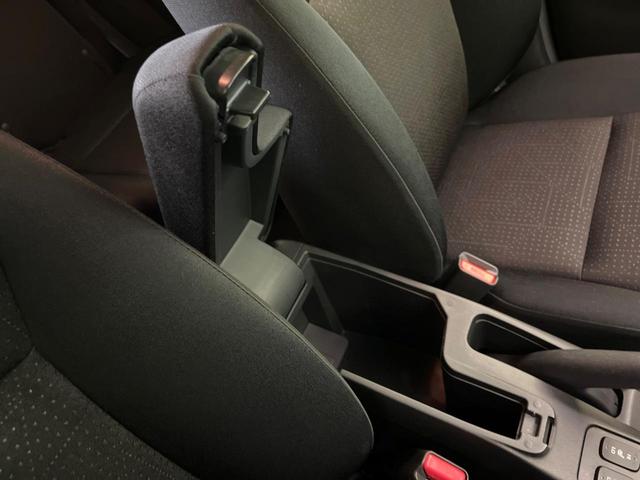 フィットハイブリッド Ｆパッケージ　コンフォートエディション　禁煙車　純正ＳＤナビ　バックカメラ　ＥＴＣ　シートヒーター　スマートキー　Ｂｌｕｔｏｏｔｈ接続　ＨＩＤヘッド　横滑り防止機能　オートエアコン　純正１５インチホイール　オートウィンドウ（49枚目）