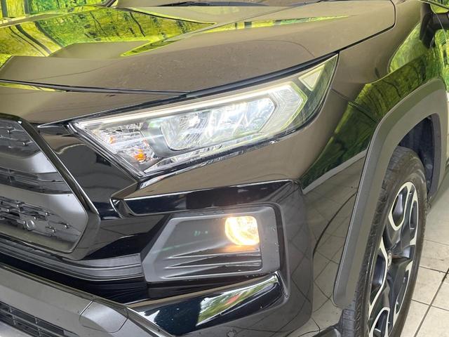 ＲＡＶ４ アドベンチャー　禁煙車　純正９型ＤＡ　バックカメラ　衝突被害軽減システム　フルセグＴＶ　レーダークルーズ　前席シートエアコン　パワーシート　スマートキー　ＬＥＤヘッド　ＥＴＣ２．０　オートハイビーム（12枚目）