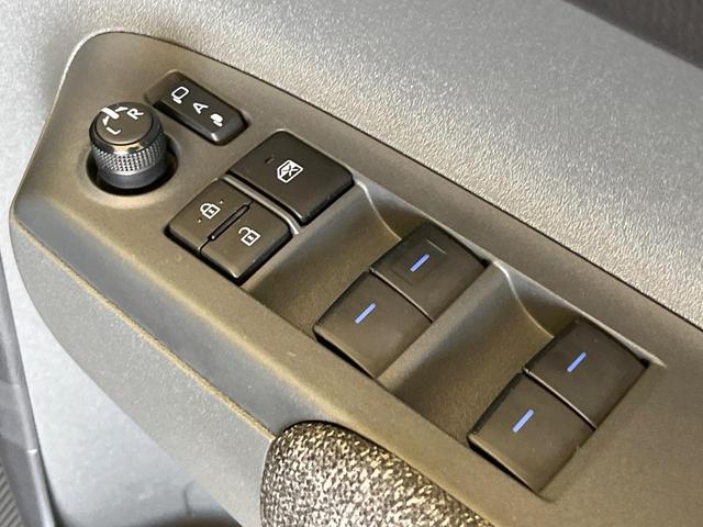 シエンタ Ｚ　禁煙車　純正１０型ＤＡ　全周囲カメラ　両側パワスラ　衝突被害軽減システム　フルセグＴＶ　Ｂｌｕｅｔｏｏｔｈ　ＬＥＤヘッドライト　ＥＴＣ　オートライト　オートエアコン　Ｂｌｕｅｔｏｏｔｈ（31枚目）