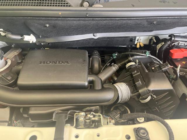 Ｎ－ＢＯＸカスタム ベースグレード　禁煙車　純正９型ナビ　バックカメラ　ＥＴＣ　ドラレコ　レーダークルーズ　衝突被害軽減ブレーキ　ＬＥＤヘッド　スマートキー　電動スライドドア　純正１４インチアルミ　Ｂｌｕｔｏｏｔｈ接続　コーナーセンサー（17枚目）