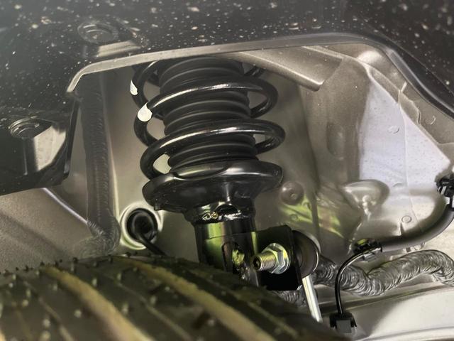 スペーシアカスタム ハイブリッドＸＳターボ　届出済未使用車　純正９型ナビ　全方囲カメラ　衝突被害軽減ブレーキ　ターボ　ＨＵＤ　パドルシフト　両側電動スライドドア　レーダークルーズ　シートヒーター　Ｂｌｕｔｏｏｔｈ接続　純正１５インチアルミ（20枚目）