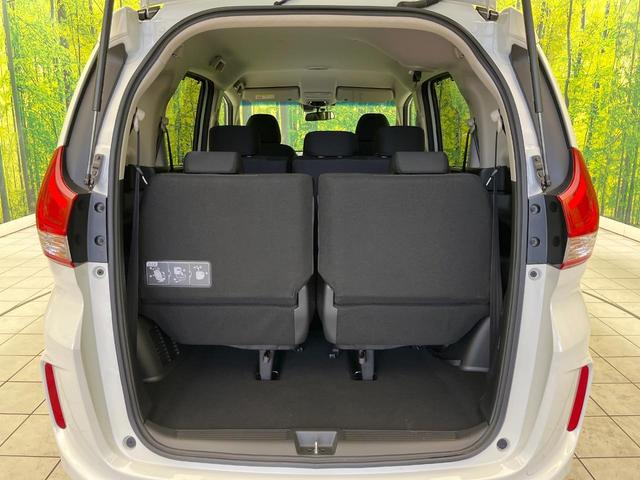 フリードハイブリッド ハイブリッド・Ｇブラックスタイル　禁煙車　ＳＤナビ　バックカメラ　ドラレコ　ＥＴＣ　Ｂｌｕｅｔｏｏｔｈ再生　シートヒーター（前席）　両側電動スライドドア　アダプティブクルーズ　ホンダセンシング　ＬＥＤヘッドライト　純正１５インチアルミ（11枚目）
