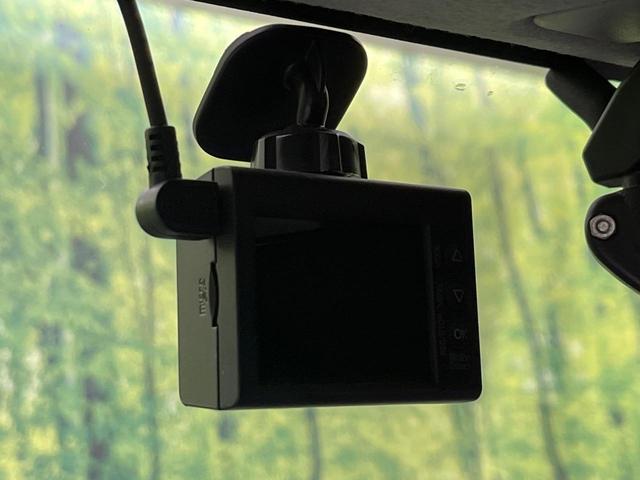 ムーヴ Ｘリミテッド　禁煙車　純正ＳＤナビ　バックカメラ　ドラレコ　ＥＴＣ　スマートキー　アイドリングストップ　オートエアコン　純正１４インチアルミ　ベンチシート　バニティミラー　衝突安全ボディ（5枚目）