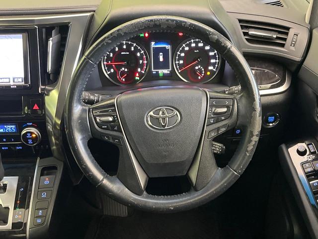 アルファード ２．５Ｓ　禁煙車　サンルーフ　後席モニター　純正９型ナビ　バックカメラ　両側パワスラ　衝突被害軽減システム　レーダークルーズ　フルセグＴＶ　Ｂｌｕｅｔｏｏｔｈ　コーナーセンサー　ＬＥＤヘッドライト　ＥＴＣ（12枚目）
