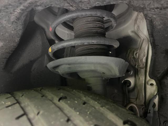 お車を安心してお乗りいただく為には、足回りの定期点検が欠かせません。サービスサポート（有償保証）では無料点検もご提供しており、安心のカーライフをお過ごしいただけるサポート体制が整っています。