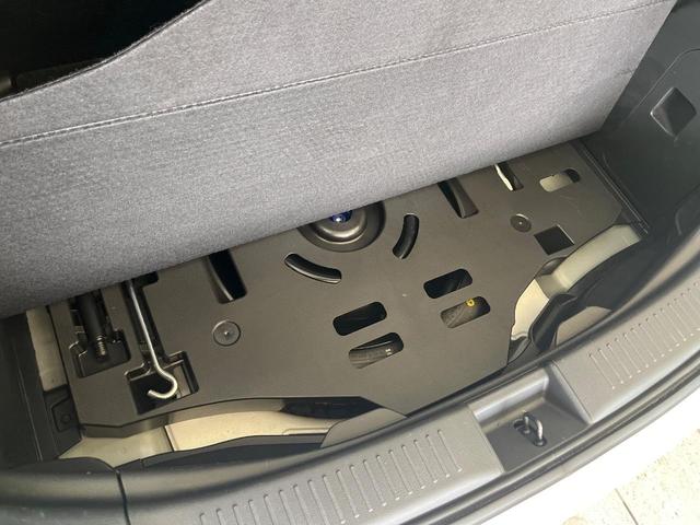 アクア X 禁煙 純正ディスプレイ ナビ機能付 バックカメラ セーフティセンス レーダークルーズ コーナーセンサー AC100V電源 スマートキー LEDヘッド ETC オートハイビーム オートライト オートエア(32枚目)