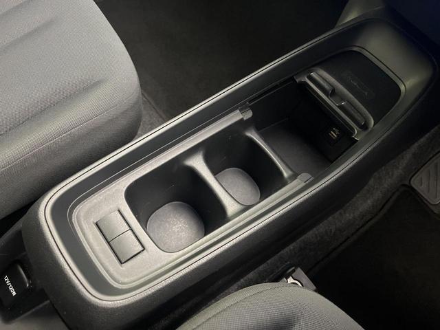 アクア X 禁煙 純正ディスプレイ ナビ機能付 バックカメラ セーフティセンス レーダークルーズ コーナーセンサー AC100V電源 スマートキー LEDヘッド ETC オートハイビーム オートライト オートエア(52枚目)