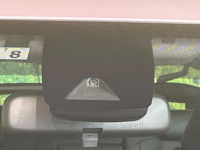 プリウス Sツーリングセレクション・ブラックエディション 禁煙車 SDナビ バックカメラ ETC 1500W電源 セーフティセンス 革巻きハンドル シートヒーター オートハイビーム 純正17インチアルミ レーンキープアシスト オートエアコン(5枚目)