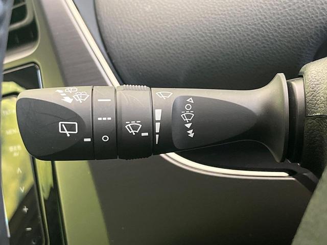 プリウス Sツーリングセレクション・ブラックエディション 禁煙車 SDナビ バックカメラ ETC 1500W電源 セーフティセンス 革巻きハンドル シートヒーター オートハイビーム 純正17インチアルミ レーンキープアシスト オートエアコン(50枚目)