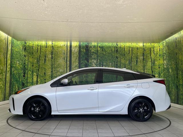 プリウス Sツーリングセレクション・ブラックエディション 禁煙車 SDナビ バックカメラ ETC 1500W電源 セーフティセンス 革巻きハンドル シートヒーター オートハイビーム 純正17インチアルミ レーンキープアシスト オートエアコン(67枚目)