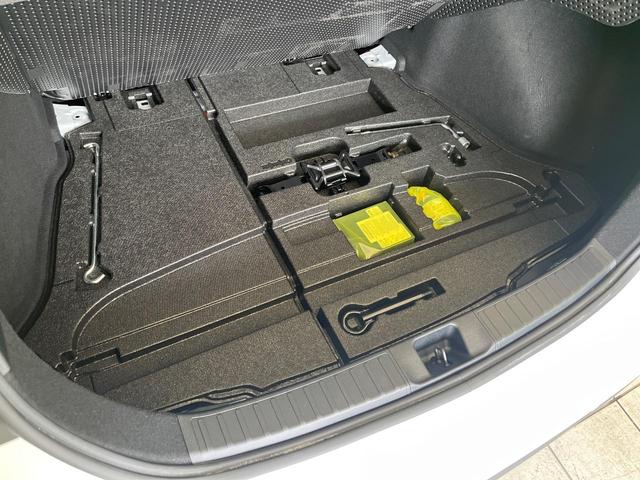 プリウス S 禁煙車 純正SDナビ バックカメラ ETC レーダークルーズ アクセサリーコンセント Bluetooth再生 セーフティセンス オートハイビーム コーナーセンサー 革巻きステアリング(33枚目)