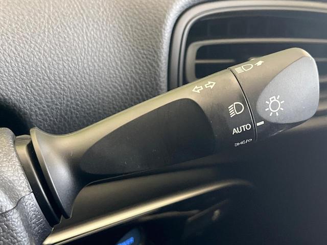 プリウス S 禁煙車 純正SDナビ バックカメラ ETC レーダークルーズ アクセサリーコンセント Bluetooth再生 セーフティセンス オートハイビーム コーナーセンサー 革巻きステアリング(48枚目)