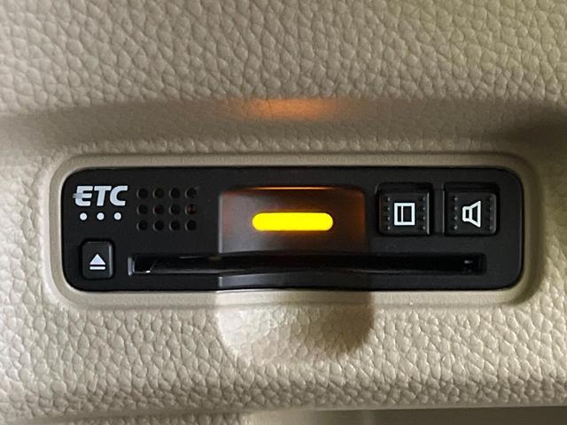 N-BOX G・Lターボホンダセンシング 禁煙車 純正ディスプレイオーディオ バックカメラ ドラレコ ETC 両側電動スライドドア シートヒーター(前席) パドルシフト ステアリングスイッチ 車線逸脱警報 アダプティブクルーズ 横滑り防止装置(4枚目)