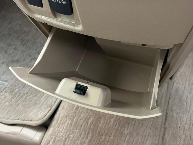 ヴェルファイア 2.4X 禁煙車 純正ナビ バックカメラ パワスラ ドラレコ スマートキー HIDヘッド ビルトインETC デュアルエアコン 純正16インチアルミ リアエアコン CD DVD再生(50枚目)