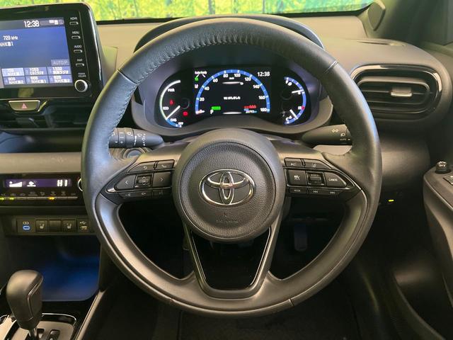 ヤリスクロス ハイブリッドＺ　アドベンチャー　禁煙車　純正８型ディスプレイ　２トーンカラー　バックカメラ　シートヒーター　ハーフレザーシート　Ｂｌｕｅｔｏｏｔｈ再生　レーダークルーズ　コーナーセンサー　セーフティセンス　ステアリングヒーター（11枚目）