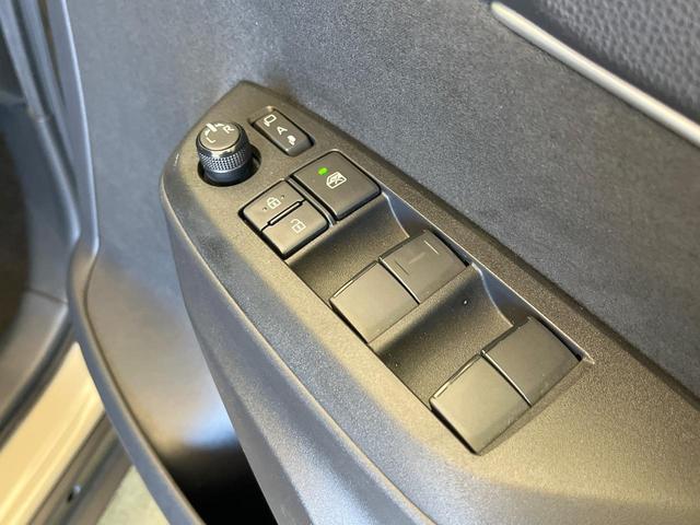 ヤリスクロス ハイブリッドＺ　アドベンチャー　禁煙車　純正８型ディスプレイ　２トーンカラー　バックカメラ　シートヒーター　ハーフレザーシート　Ｂｌｕｅｔｏｏｔｈ再生　レーダークルーズ　コーナーセンサー　セーフティセンス　ステアリングヒーター（42枚目）