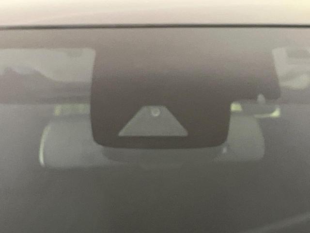 プリウス A 禁煙車 純正9型ナビ バックカメラ 衝突被害軽減システム フルセグTV Bluetooth レーダークルーズ ドラレコ コーナーセンサー LEDヘッドライト ETC オートハイビーム(3枚目)