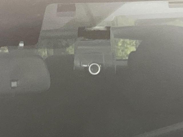 プリウス A 禁煙車 純正9型ナビ バックカメラ 衝突被害軽減システム フルセグTV Bluetooth レーダークルーズ ドラレコ コーナーセンサー LEDヘッドライト ETC オートハイビーム(6枚目)