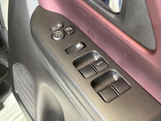 スペーシアカスタム ハイブリッドXSターボ 禁煙車 純正9型ナビ 全周囲カメラ 両側パワスラ 衝突被害軽減システム レーダークルーズ ハーフレザーシート ドラレコ コーナーセンサー スマートキー LEDヘッド オートハイビーム(41枚目)