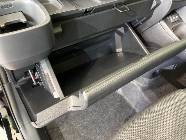 シエンタ ハイブリッドX 登録済未使用車 電動スライドドア 衝突被害軽減システム レーダークルーズ コーナーセンサー スマートキー LEDヘッド オートハイビーム 車線逸脱警報 オートライト オートエアコン(32枚目)