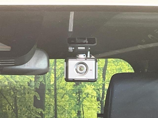 ヴォクシー Ｓ－Ｚ　禁煙車　後席モニター　純正８型ナビ　バックカメラ　ドラレコ　ＥＴＣ　Ｂｌｕｅｔｏｏｔｈ再生　両側電動スライドドア　フルセグＴＶ　シートヒーター（前席）　リアオートエアコン　レーダークルーズ（6枚目）