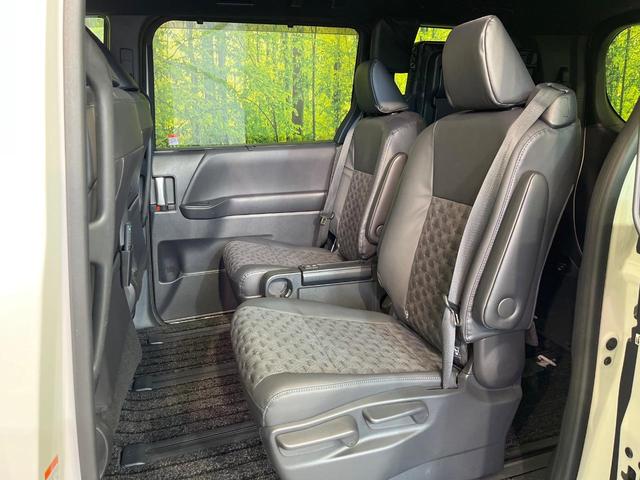 ヴォクシー Ｓ－Ｚ　禁煙車　後席モニター　純正８型ナビ　バックカメラ　ドラレコ　ＥＴＣ　Ｂｌｕｅｔｏｏｔｈ再生　両側電動スライドドア　フルセグＴＶ　シートヒーター（前席）　リアオートエアコン　レーダークルーズ（32枚目）