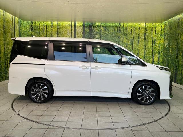ヴォクシー Ｓ－Ｚ　禁煙車　後席モニター　純正８型ナビ　バックカメラ　ドラレコ　ＥＴＣ　Ｂｌｕｅｔｏｏｔｈ再生　両側電動スライドドア　フルセグＴＶ　シートヒーター（前席）　リアオートエアコン　レーダークルーズ（43枚目）