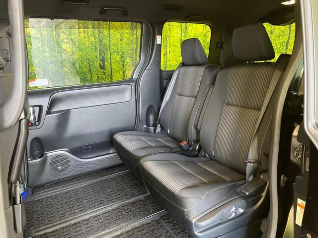 ヴォクシー ハイブリッドＺＳ　煌　禁煙車　後席モニター　純正１０型ナビ　バックカメラ　ドラレコ　ＥＴＣ　Ｂｌｕｅｔｏｏｔｈ再生　両側電動スライドドア　シートヒーター（前席）　クルコン　セーフティセンス　フルセグＴＶ　リアオートエアコン（32枚目）