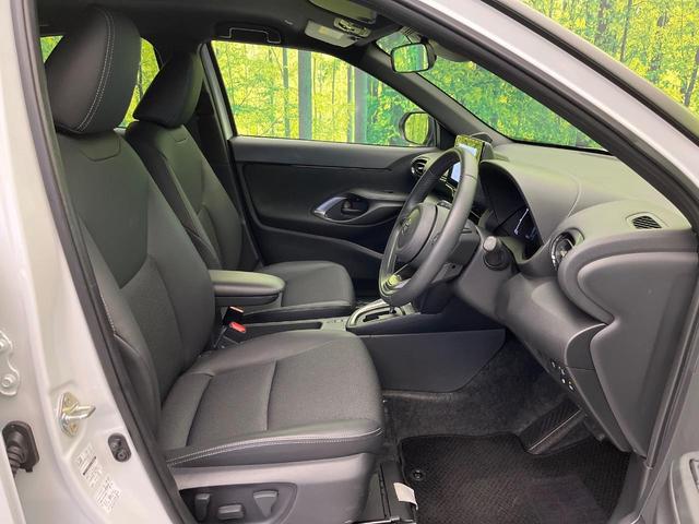 ヤリスクロス Ｚ　禁煙車　純正８型ナビ　全周囲カメラ　ドラレコ　ＥＴＣ　Ｂｌｕｅｔｏｏｔｈ再生　シートヒーター（前席）　ＢＳＭ　フルセグＴＶ　ハーフレザーシート　純正１８インチアルミ　ＬＥＤヘッドライト（8枚目）