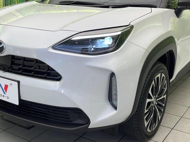 ヤリスクロス Ｚ　禁煙車　純正８型ナビ　全周囲カメラ　ドラレコ　ＥＴＣ　Ｂｌｕｅｔｏｏｔｈ再生　シートヒーター（前席）　ＢＳＭ　フルセグＴＶ　ハーフレザーシート　純正１８インチアルミ　ＬＥＤヘッドライト（12枚目）