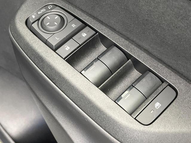 ヤリスクロス Ｚ　禁煙車　純正８型ナビ　全周囲カメラ　ドラレコ　ＥＴＣ　Ｂｌｕｅｔｏｏｔｈ再生　シートヒーター（前席）　ＢＳＭ　フルセグＴＶ　ハーフレザーシート　純正１８インチアルミ　ＬＥＤヘッドライト（38枚目）