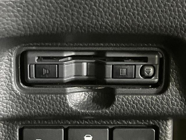 Ｎ－ＢＯＸカスタム Ｌ　禁煙車　ＳＤナビ　電動スライドドア　バックカメラ　衝突被害軽減システム　レーダークルーズ　コーナーセンサー　スマートキー　ＬＥＤヘッド　ＥＴＣ　純正１４インチアルミ　オートハイビーム　車線逸脱警報（5枚目）