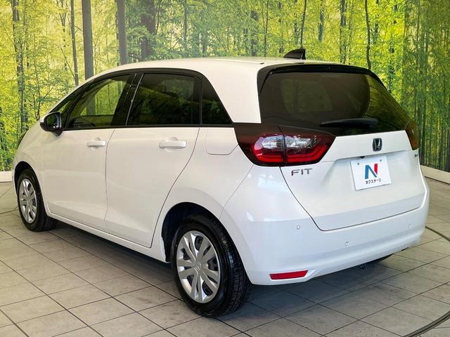 フィット ｅ：ＨＥＶベーシック　禁煙車　純正９型ナビ　バックカメラ　衝突被害軽減システム　レーダークルーズ　コーナーセンサー　スマートキー　ＬＥＤヘッド　ビルトインＥＴＣ　オートハイビーム　車線逸脱警報　オートライト　オートエアコン（31枚目）