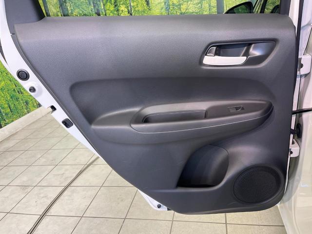 フィット ｅ：ＨＥＶベーシック　禁煙車　純正９型ナビ　バックカメラ　衝突被害軽減システム　レーダークルーズ　コーナーセンサー　スマートキー　ＬＥＤヘッド　ビルトインＥＴＣ　オートハイビーム　車線逸脱警報　オートライト　オートエアコン（35枚目）