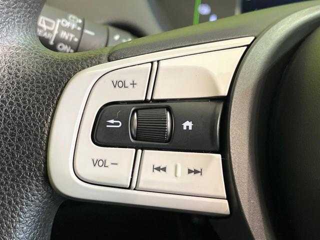 フィット ｅ：ＨＥＶベーシック　禁煙車　純正９型ナビ　バックカメラ　衝突被害軽減システム　レーダークルーズ　コーナーセンサー　スマートキー　ＬＥＤヘッド　ビルトインＥＴＣ　オートハイビーム　車線逸脱警報　オートライト　オートエアコン（44枚目）