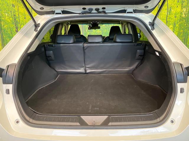 ハリアー Ｓ　禁煙車　純正８インチナビ機能付きディスプレイオーディオ　バックカメラ　セーフティセンス　レーダークルーズ　オートハイビーム　ＥＴＣ　ドライブレコーダー　スマートキー　Ｂｌｕｅｔｏｏｔｈ接続（10枚目）