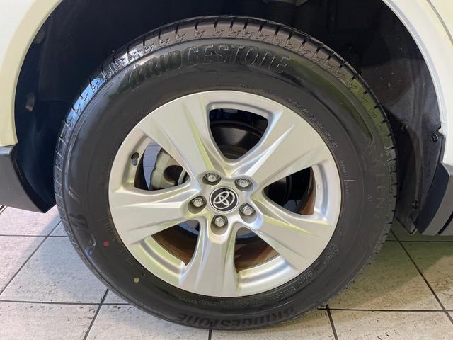 ハリアー Ｓ　禁煙車　純正８インチナビ機能付きディスプレイオーディオ　バックカメラ　セーフティセンス　レーダークルーズ　オートハイビーム　ＥＴＣ　ドライブレコーダー　スマートキー　Ｂｌｕｅｔｏｏｔｈ接続（39枚目）